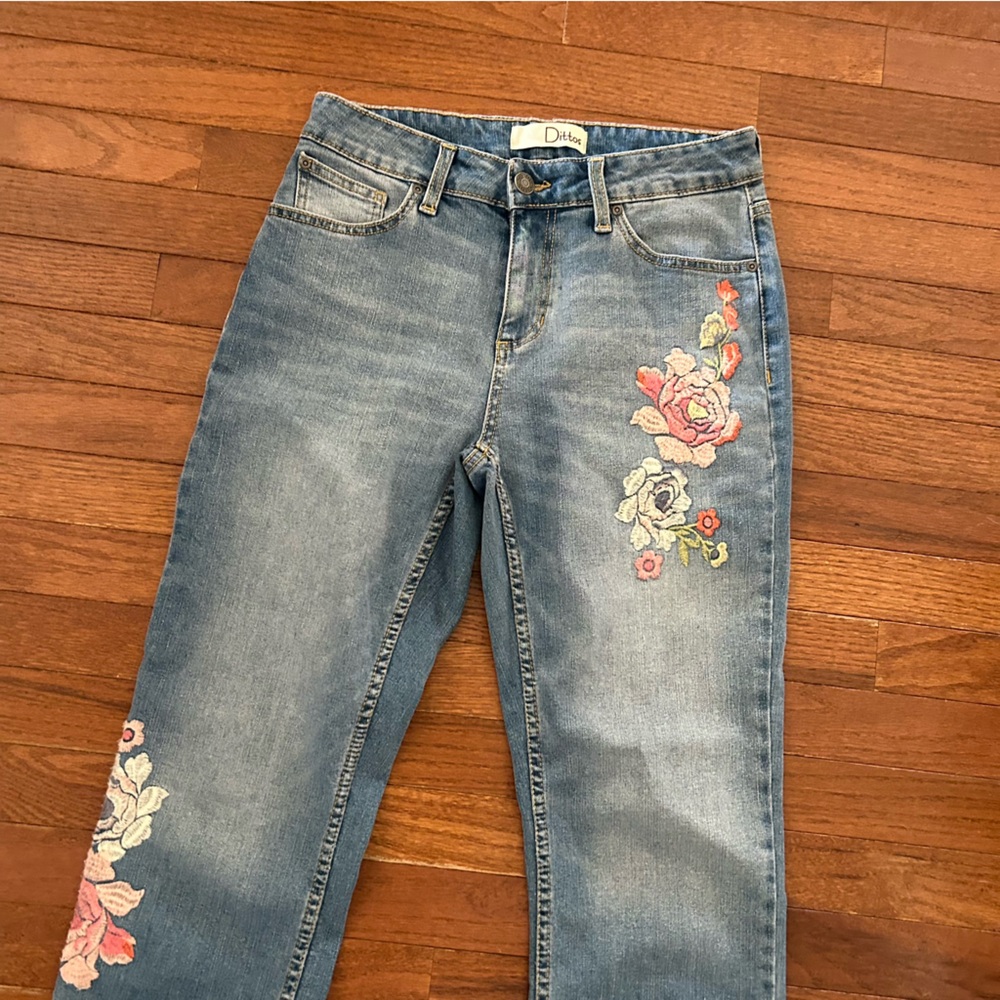 DITTOS Embroidered floral Jeans - Picture 2 of 7